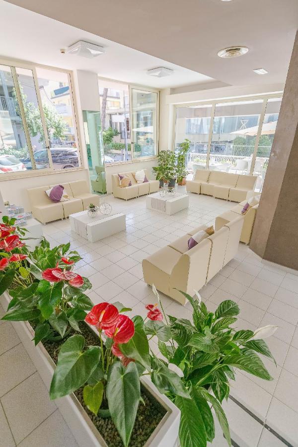 Hotel Confort リミニ エクステリア 写真