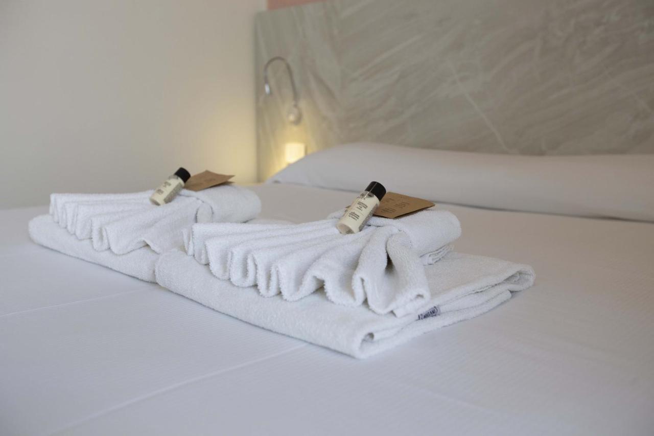 Hotel Confort リミニ エクステリア 写真